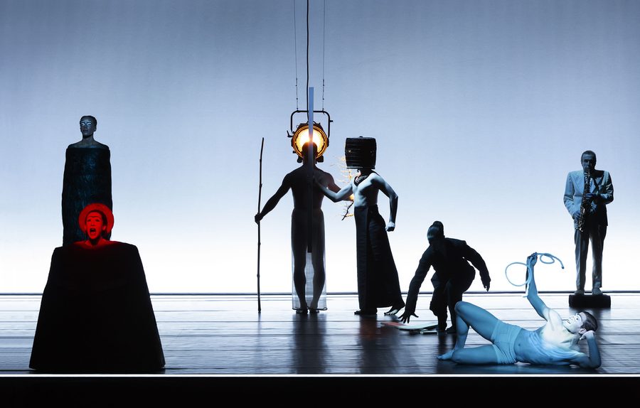 Oedipus Rex Robert Wilson3