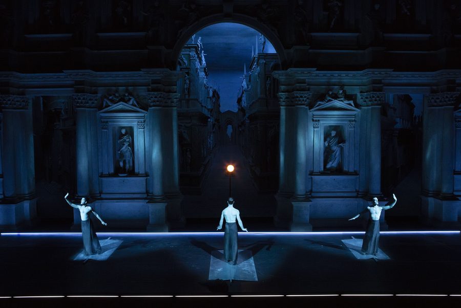 Oedipus Rex Robert Wilson4